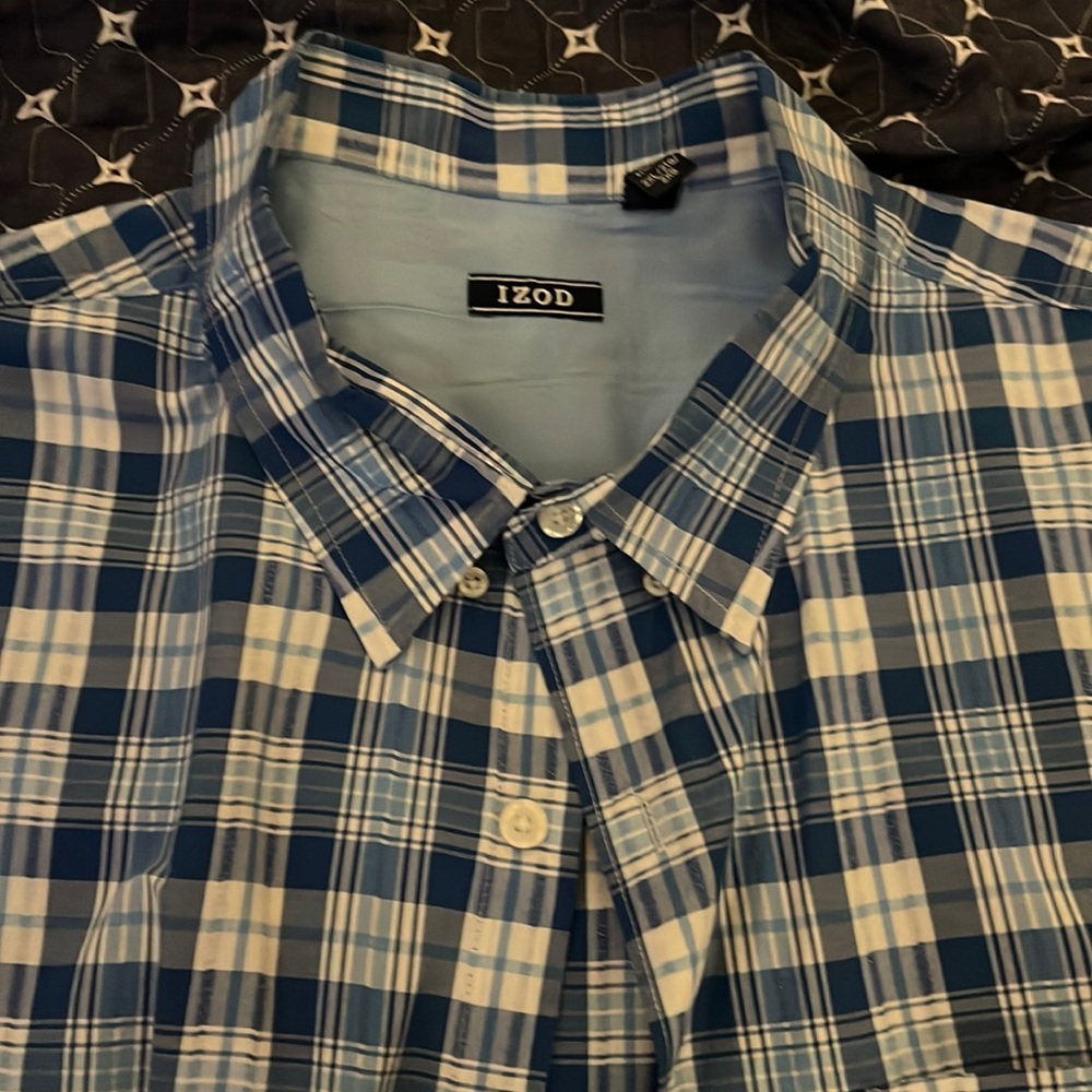 Izod short-sleeve shirt